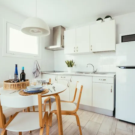 Playa Chica - Cozy & Comfy, Balcony, 2 Min To Beach Apartmán *