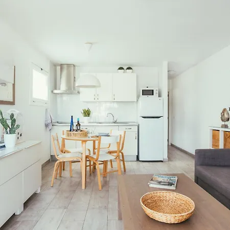 Volcan De Tilama 2 Playa Chica A 2 Min * Puerto del Carmen (Lanzarote)