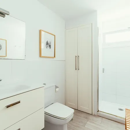 Playa Chica - Cozy & Comfy, Balcony, 2 Min To Beach Tías
