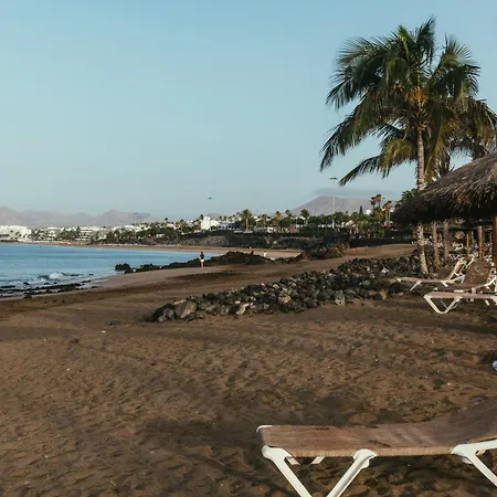 Playa Chica - Cozy & Comfy, Balcony, 2 Min To Beach