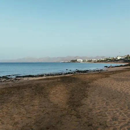 Playa Chica - Cozy & Comfy, Balcony, 2 Min To Beach